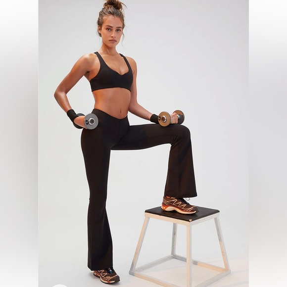 PAC 1980 PAC WHISPER Active Black Deep V Flare Yoga Pants - Picture 1 of 3